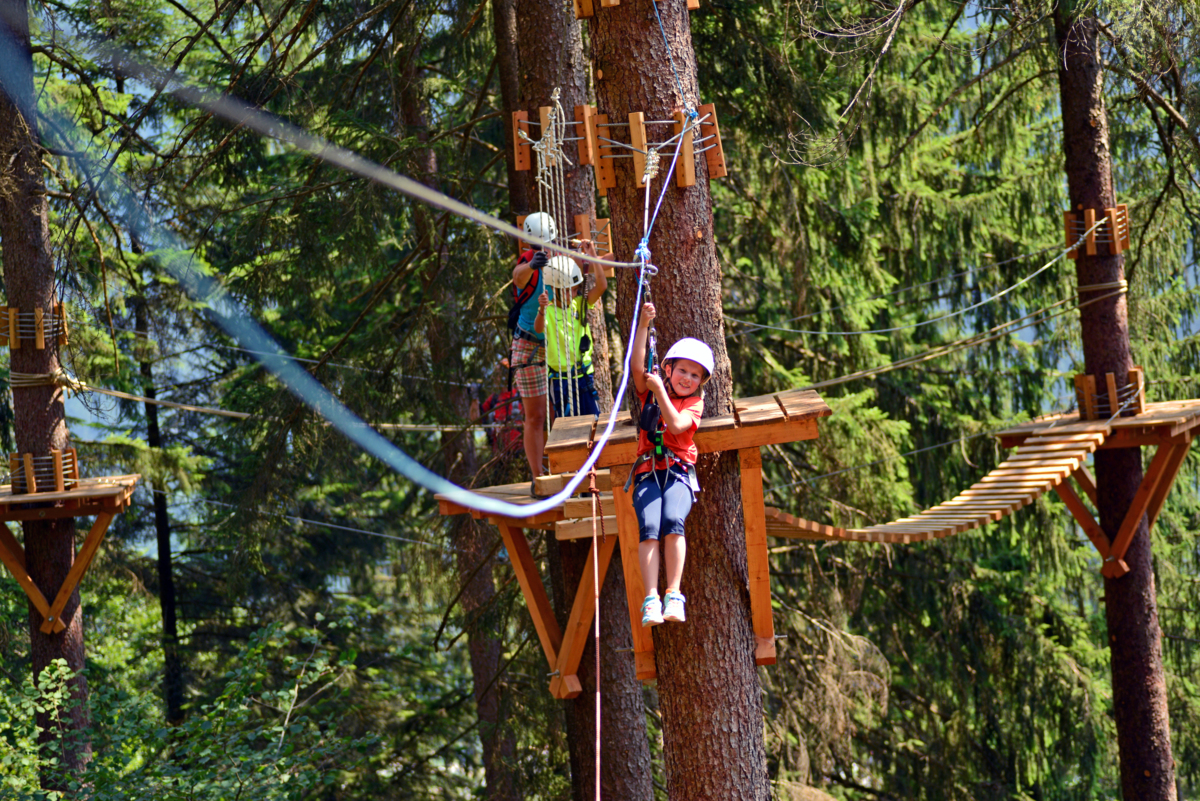 familie_kinderklettergarten_2_foto_cicero_design_druck_gmbh.JPG